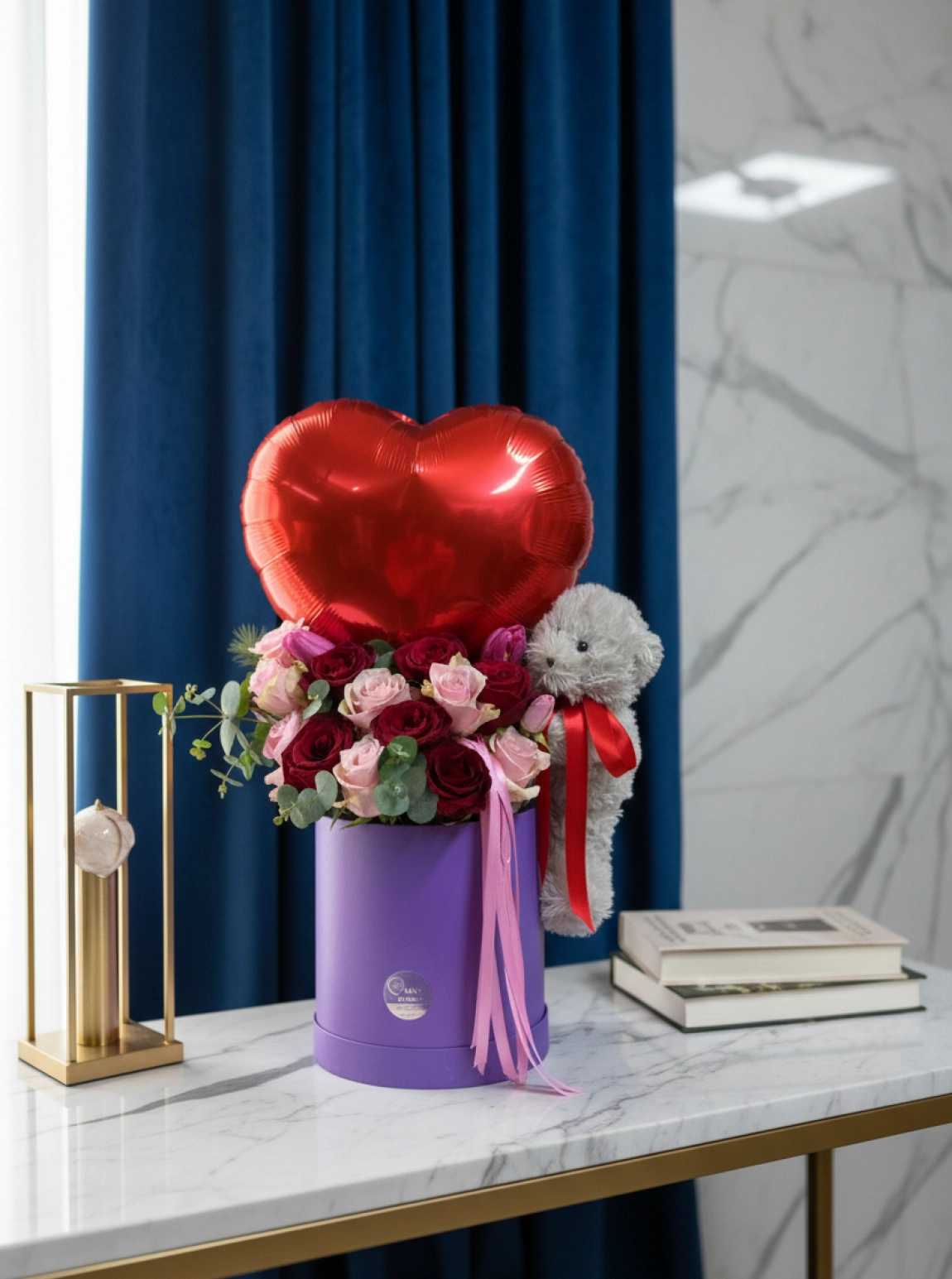 Mor Kutuda Ayıcık Detaylı Gül Aranjman