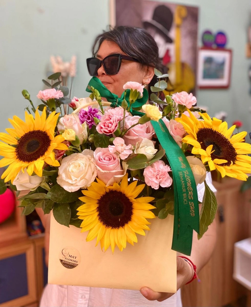 Büyük Kutuda Ayçiçeği