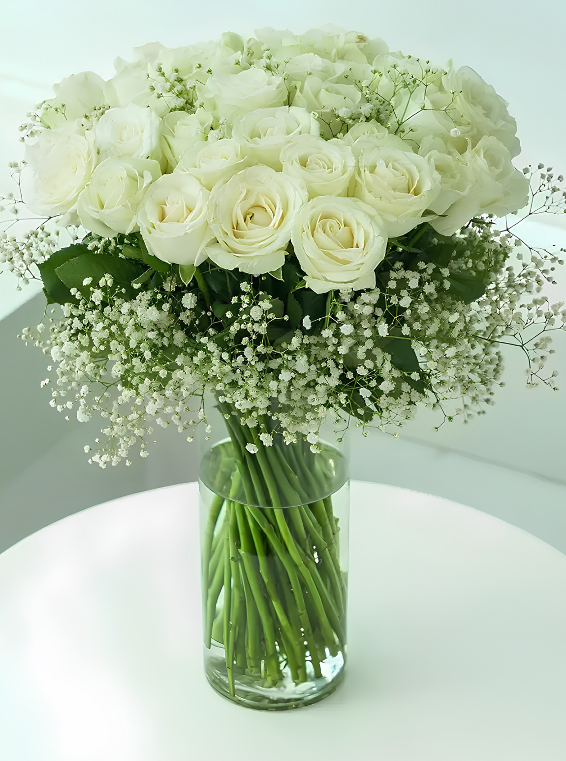 Vazoda 35 Tane Beyaz Güller